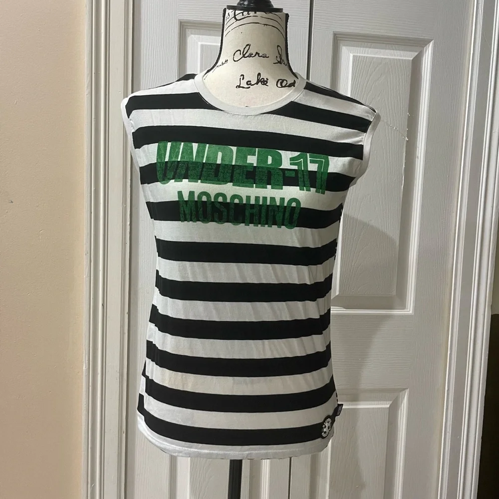 Moschino T-shirt - Picture 2 of 9